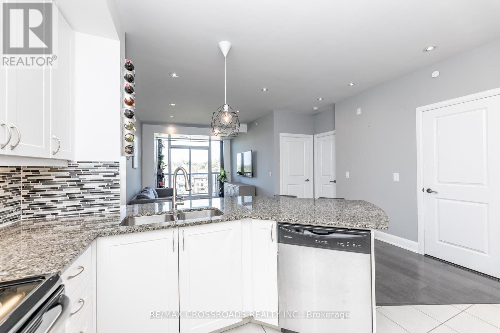 610 - 4700 Highway 7 Rd, Vaughan, Ontario  L4L 0B3 - Photo 13 - N12684404