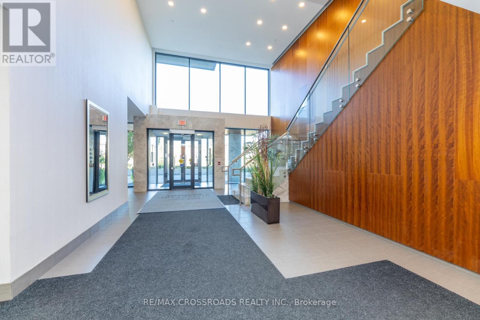 610 - 4700 Highway 7 Rd, Vaughan, Ontario  L4L 0B3 - Photo 4 - N12684404