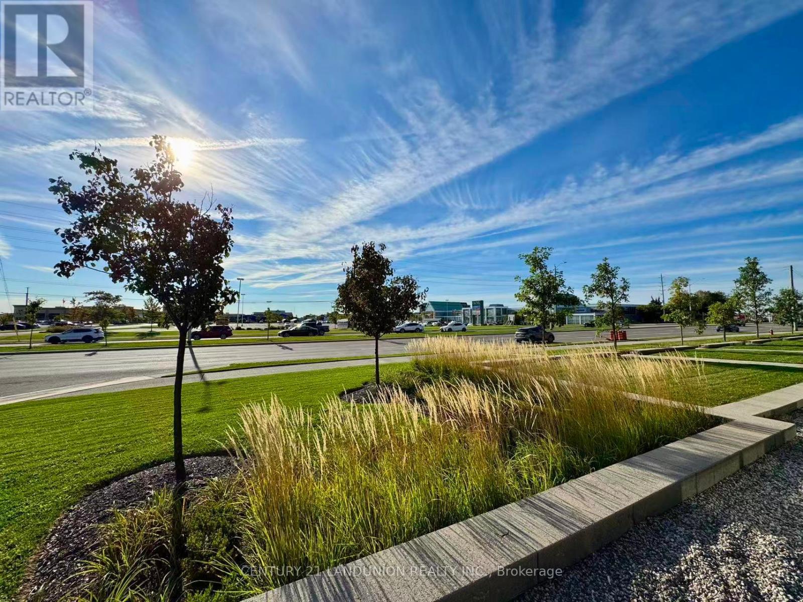 115 - 210 Sabina Drive, Oakville, Ontario  L6H 0W6 - Photo 17 - W12684402