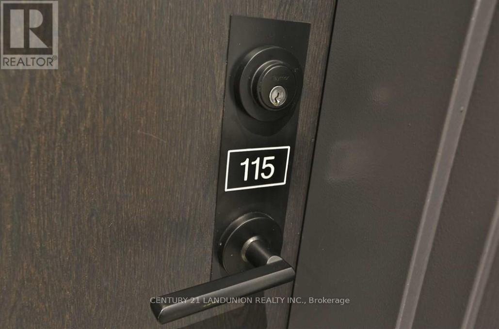 115 - 210 Sabina Drive, Oakville, Ontario  L6H 0W6 - Photo 5 - W12684402