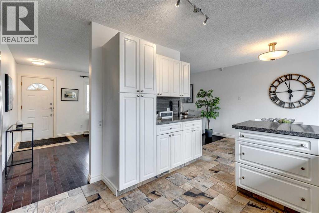 107 Sackville Drive Sw, Calgary, Alberta  T2W 0W4 - Photo 12 - A2277169