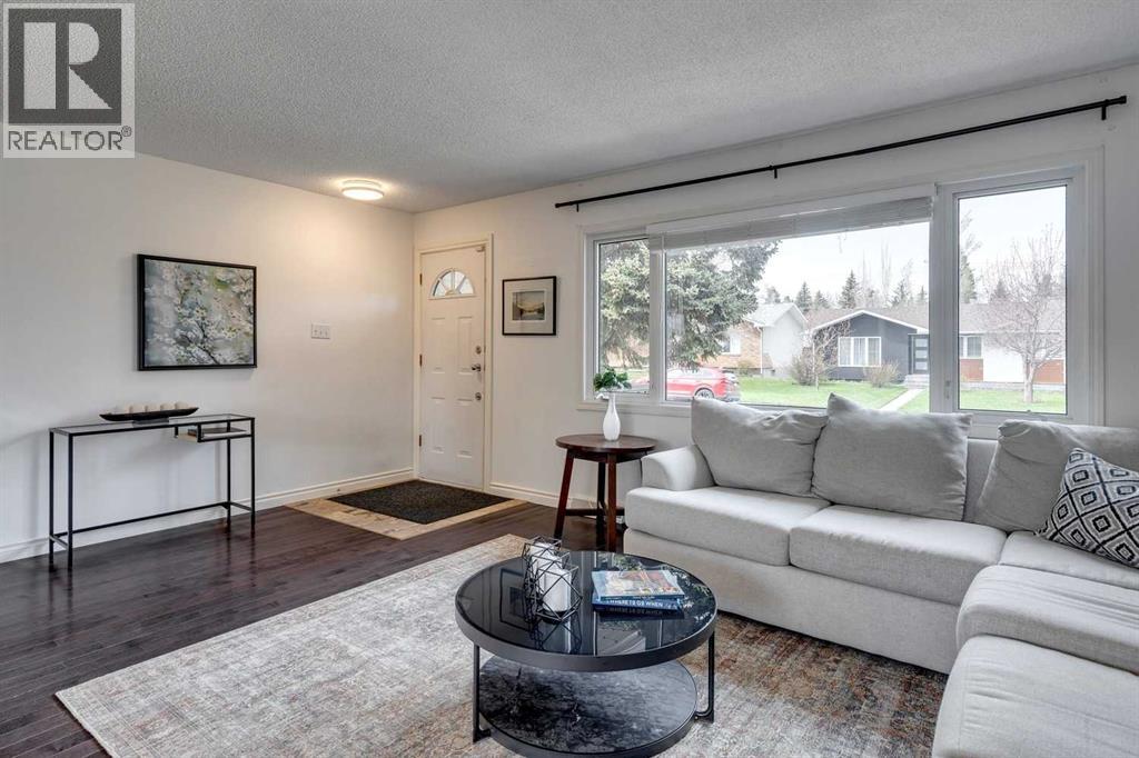 107 Sackville Drive Sw, Calgary, Alberta  T2W 0W4 - Photo 3 - A2277169