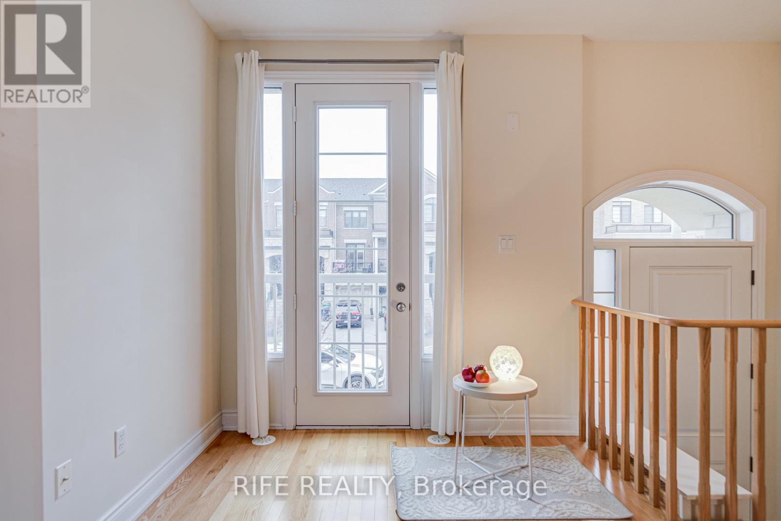 21 Edward Horton Crescent, Toronto, Ontario  M8Z 6A4 - Photo 16 - W12684430