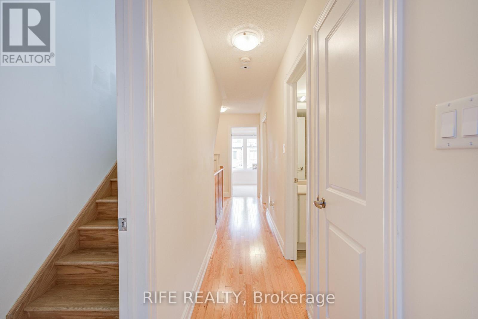 21 Edward Horton Crescent, Toronto, Ontario  M8Z 6A4 - Photo 17 - W12684430