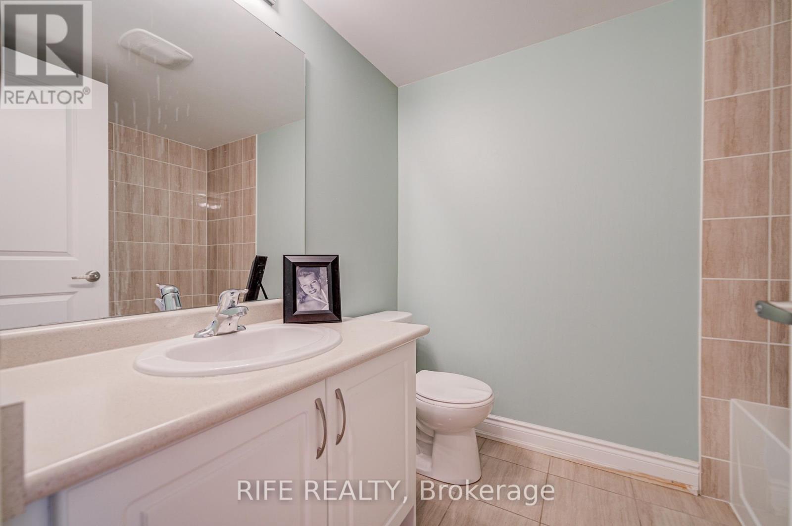 21 Edward Horton Crescent, Toronto, Ontario  M8Z 6A4 - Photo 23 - W12684430