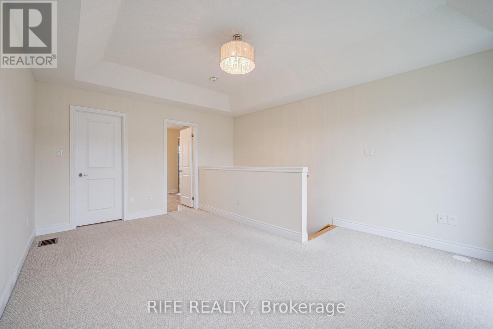 21 Edward Horton Crescent, Toronto, Ontario  M8Z 6A4 - Photo 29 - W12684430