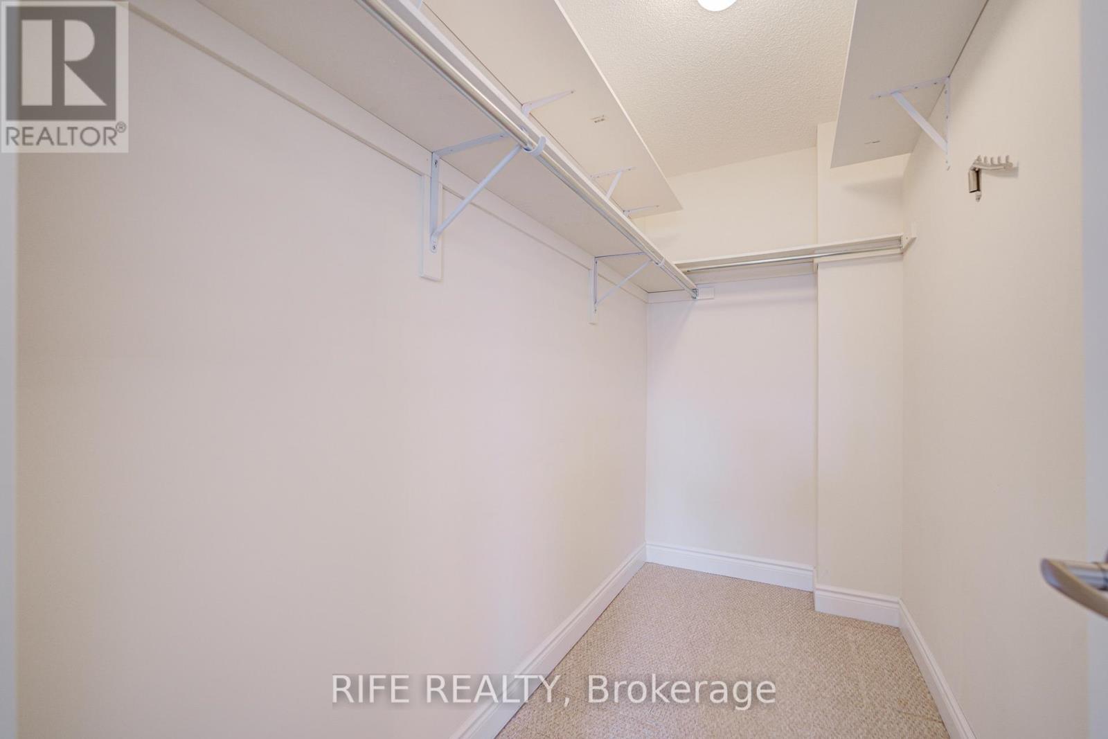 21 Edward Horton Crescent, Toronto, Ontario  M8Z 6A4 - Photo 32 - W12684430