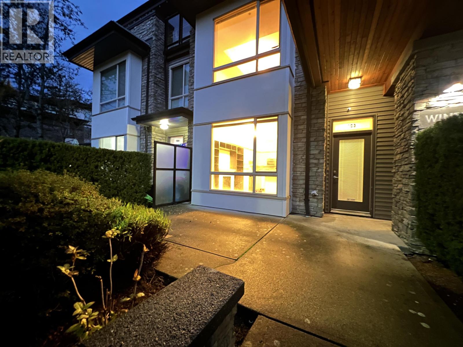 103 7478 Byrnepark Walk, Burnaby, British Columbia  V3N 0B5 - Photo 2 - R3076372