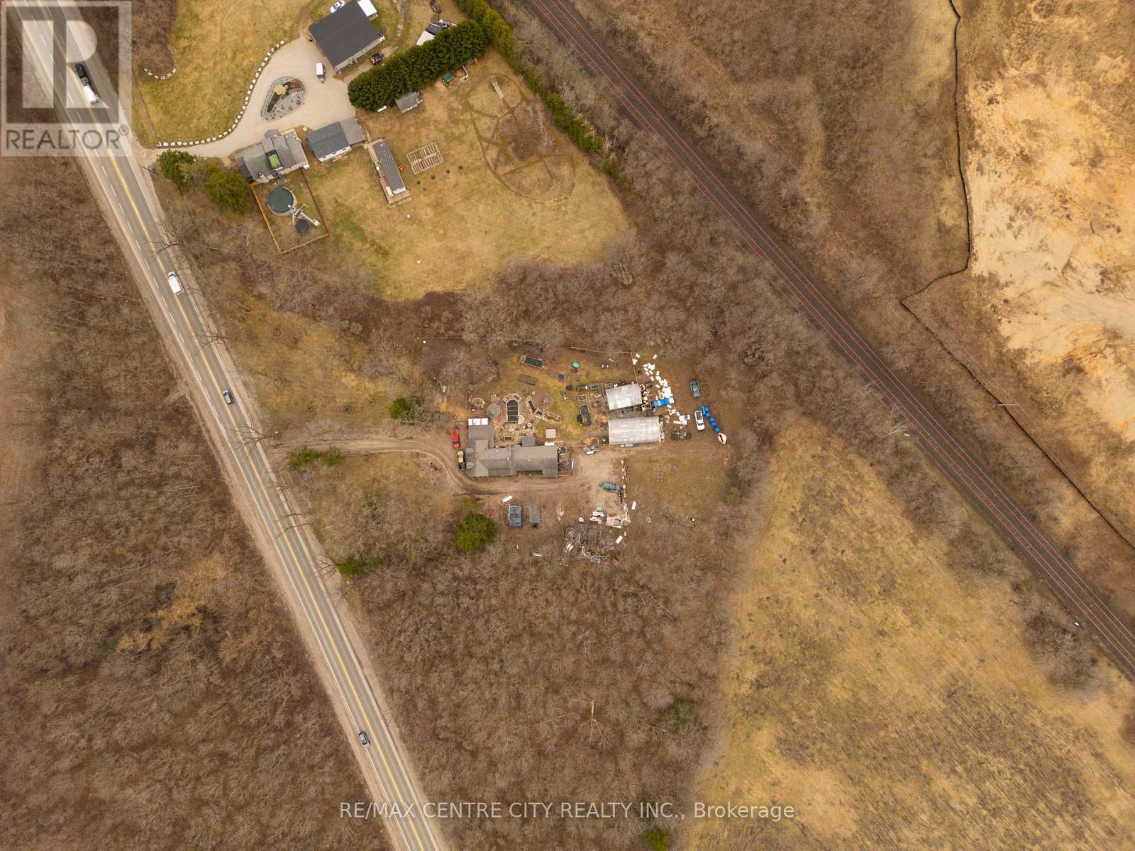 369 Paris Road, Brant, Ontario  N3T 5L8 - Photo 4 - X12684440