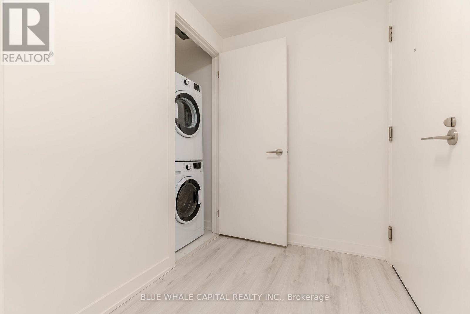 403 - 110 Broadway Avenue, Toronto, Ontario  M4P 0E9 - Photo 2 - C12542732