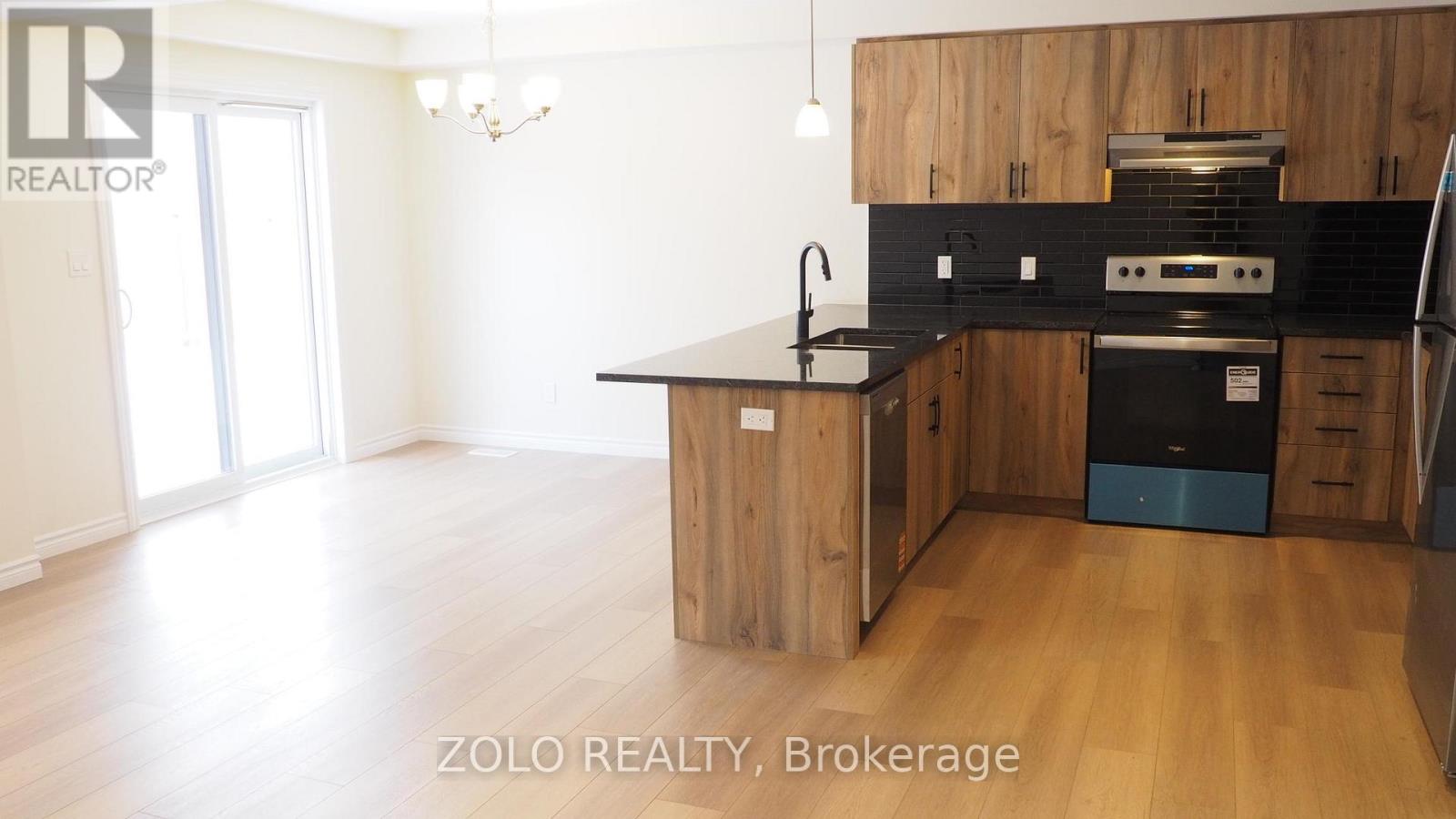 8 Riddell Drive, Stratford, Ontario  N5A 6S6 - Photo 2 - X12684442