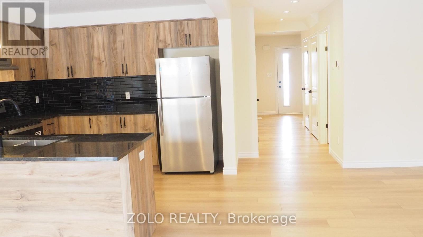 8 Riddell Drive, Stratford, Ontario  N5A 6S6 - Photo 4 - X12684442