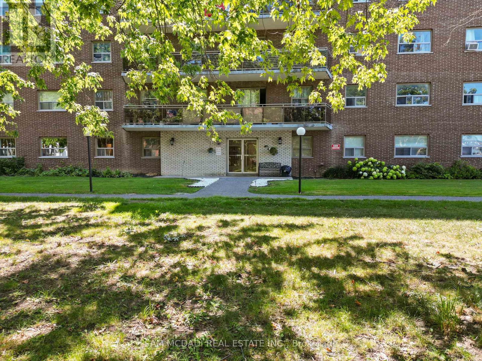 401 - 62 Spencer Street, Cobourg, Ontario  K9A 1C2 - Photo 2 - X12684444