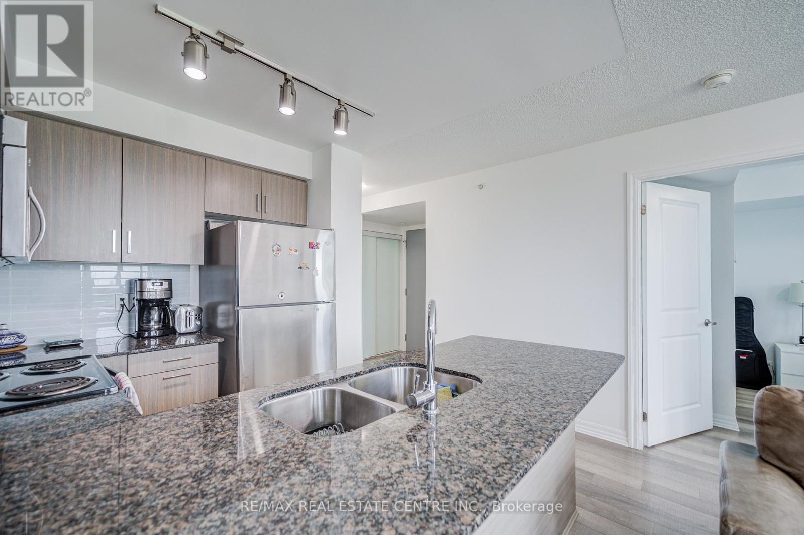 719 - 80 Esther Lorrie Drive, Toronto, Ontario  M9W 0C6 - Photo 21 - W12684456