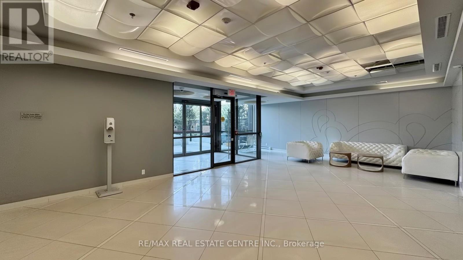 719 - 80 Esther Lorrie Drive, Toronto, Ontario  M9W 0C6 - Photo 4 - W12684456