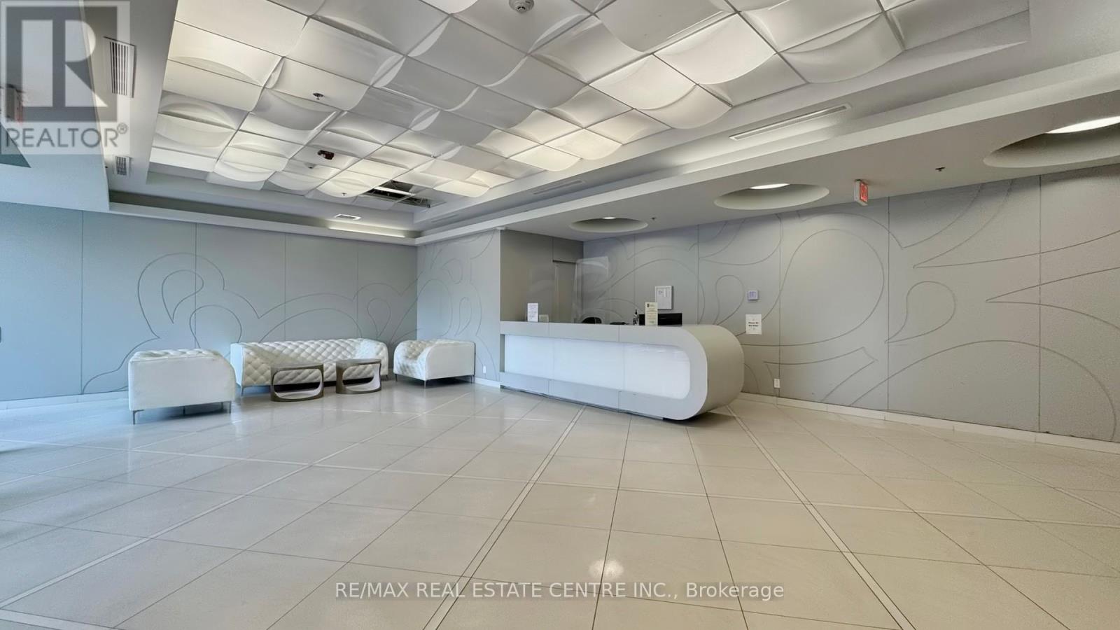 719 - 80 Esther Lorrie Drive, Toronto, Ontario  M9W 0C6 - Photo 5 - W12684456