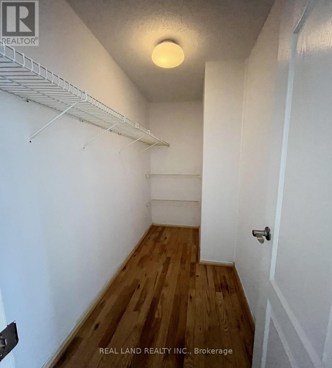 Master Bedroom - 260 Fisherville Road, Toronto, Ontario  M2R 3C5 - Photo 11 - C12684468