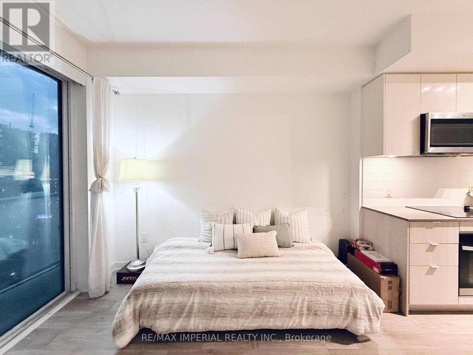 1612 - 100 Dalhousie Street, Toronto, Ontario  M5B 0C7 - Photo 8 - C12684472