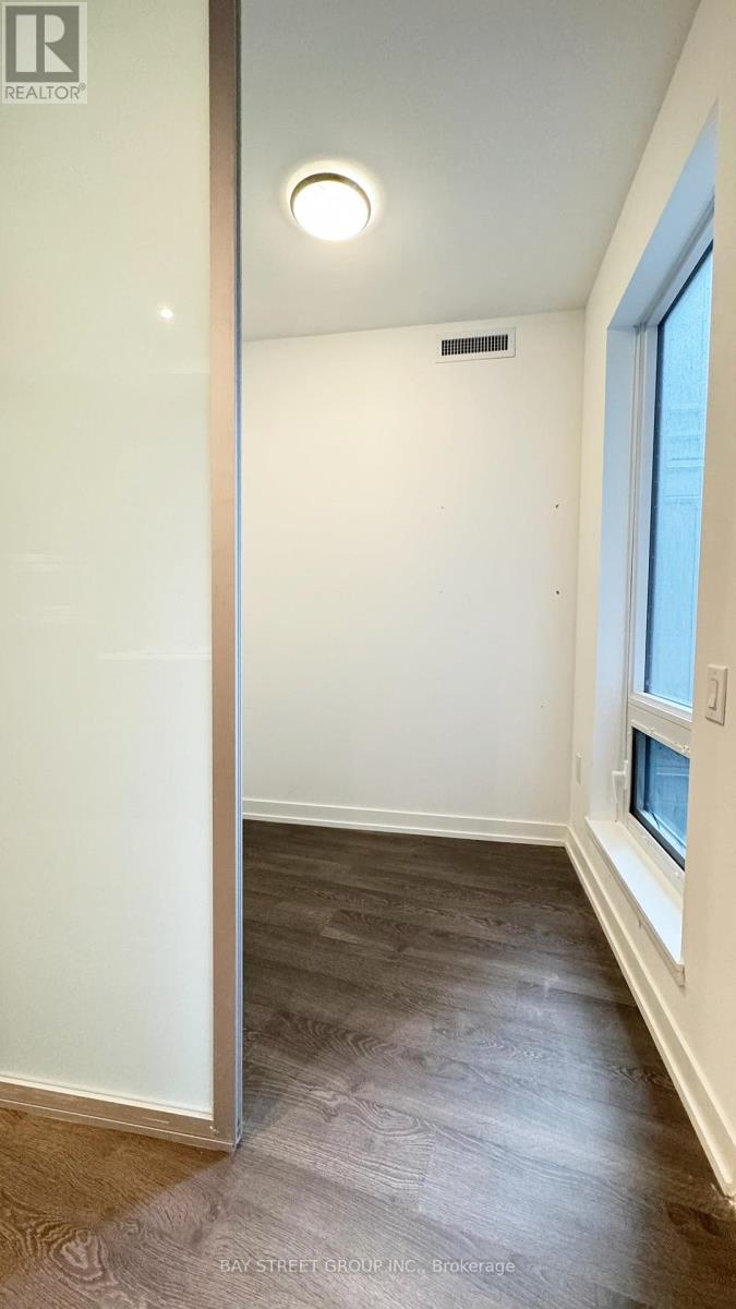 406 - 8 Olympic Garden Drive, Toronto, Ontario  M2M 0B9 - Photo 8 - C12684480