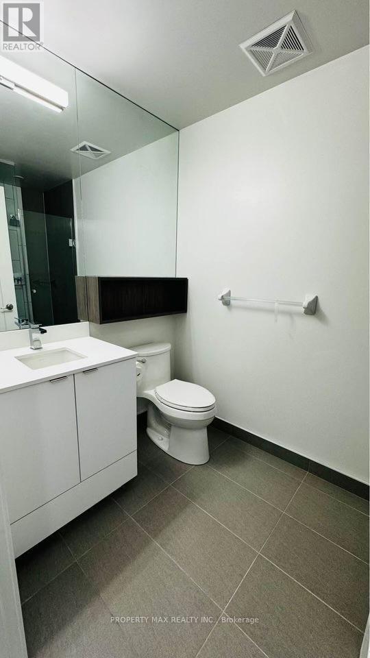 403 - 70 Princess Street, Toronto, Ontario  M5A 0X6 - Photo 4 - C12684486