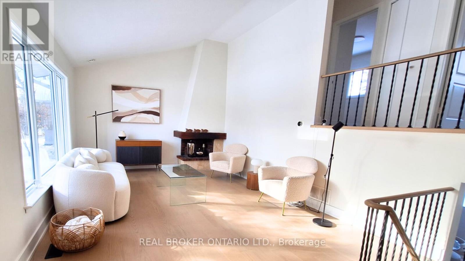 36 Marthclare Avenue, Toronto, Ontario  M3A 1E2 - Photo 6 - C12684488