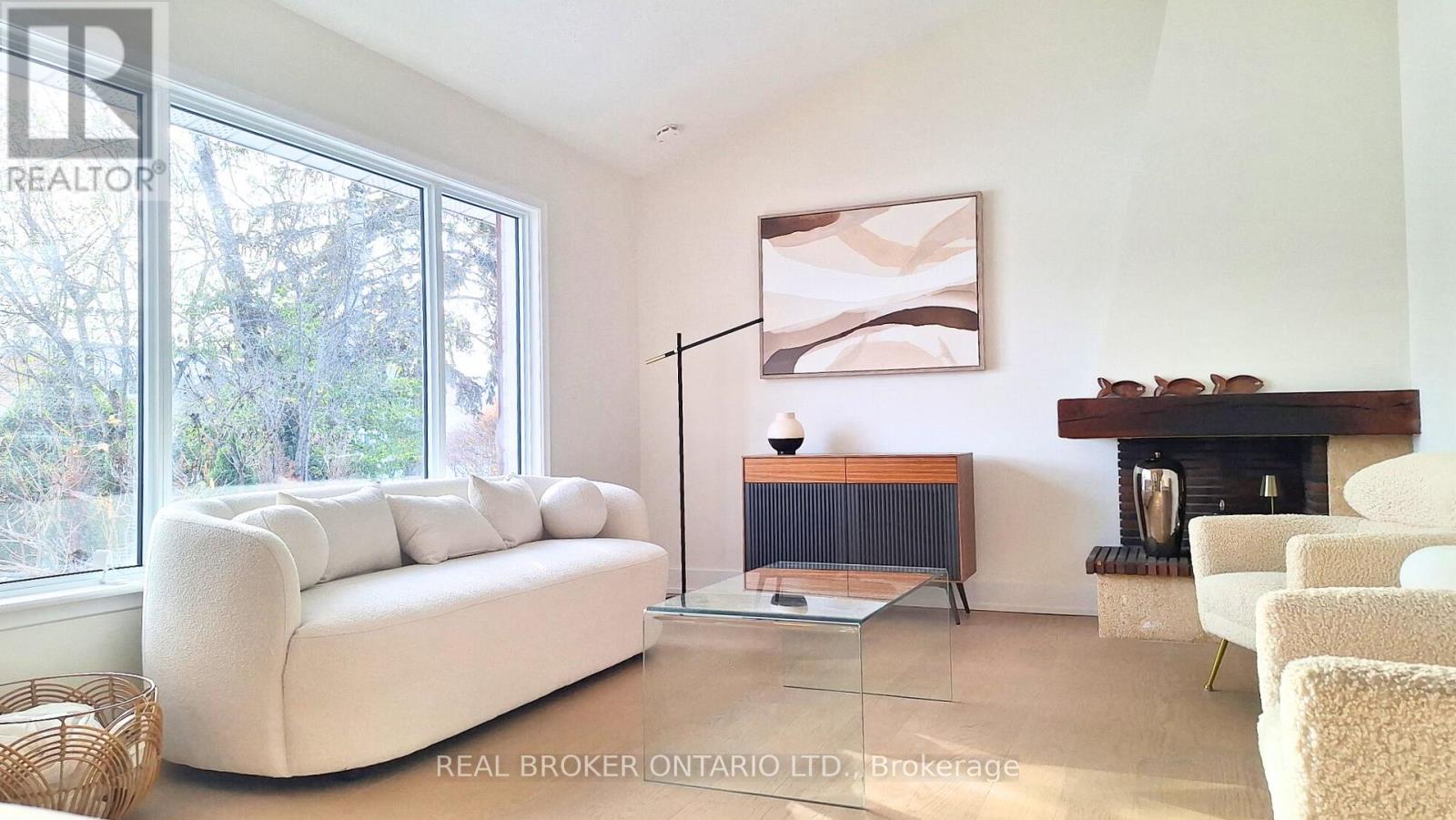 36 Marthclare Avenue, Toronto, Ontario  M3A 1E2 - Photo 7 - C12684488