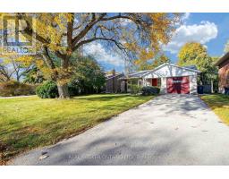 36 MARTHCLARE AVENUE, Toronto, Ontario