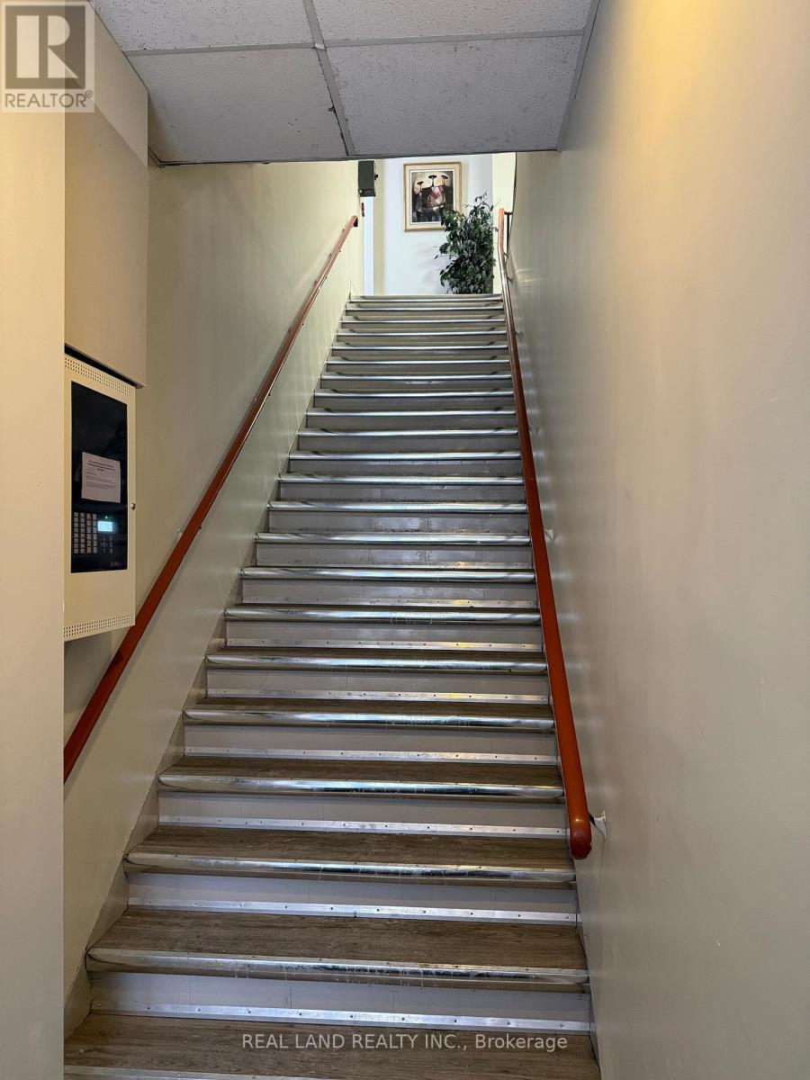 1a - 29 1/2 Simcoe Street S, Oshawa, Ontario  L1H 4G2 - Photo 2 - E12684470