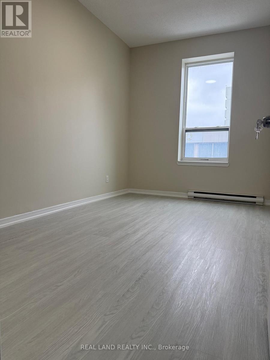 1a - 29 1/2 Simcoe Street S, Oshawa, Ontario  L1H 4G2 - Photo 3 - E12684470