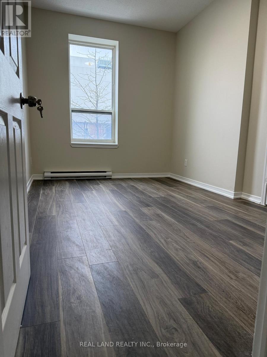 1a - 29 1/2 Simcoe Street S, Oshawa, Ontario  L1H 4G2 - Photo 4 - E12684470