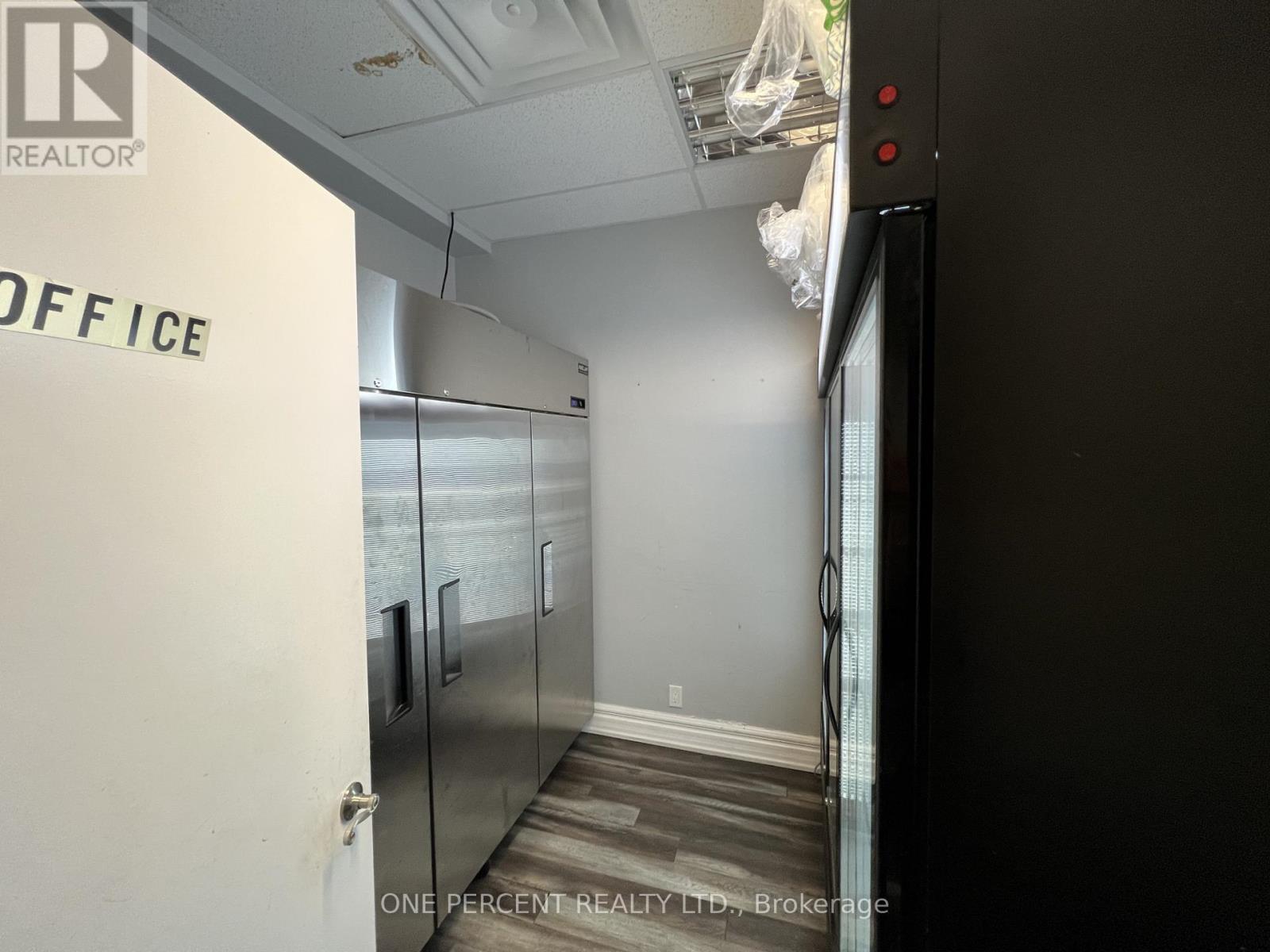 54 King Street E, Hamilton, Ontario  L8G 1K2 - Photo 3 - X12684464