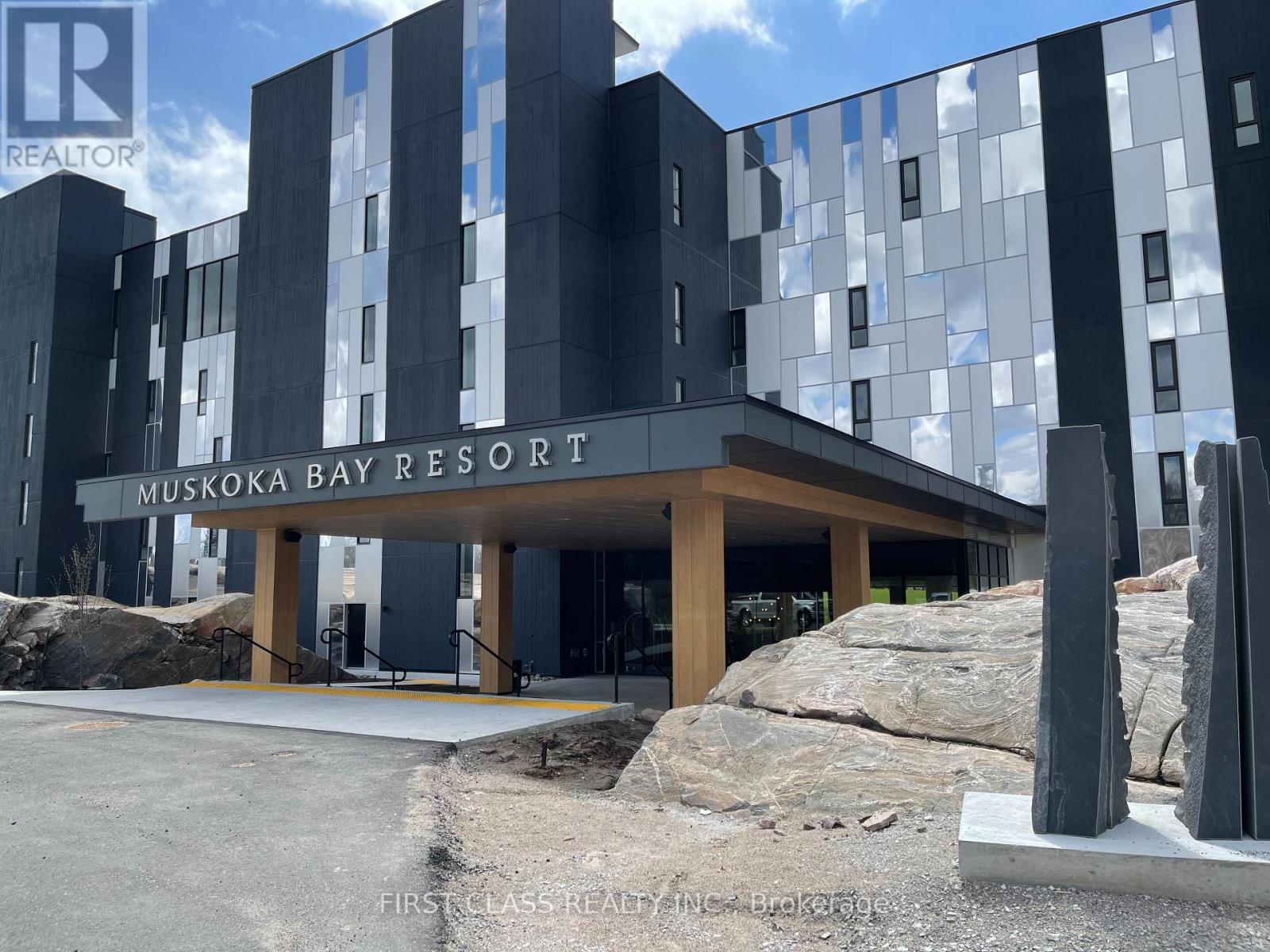 306 - 120 CARRICK TRAIL, Gravenhurst, Ontario