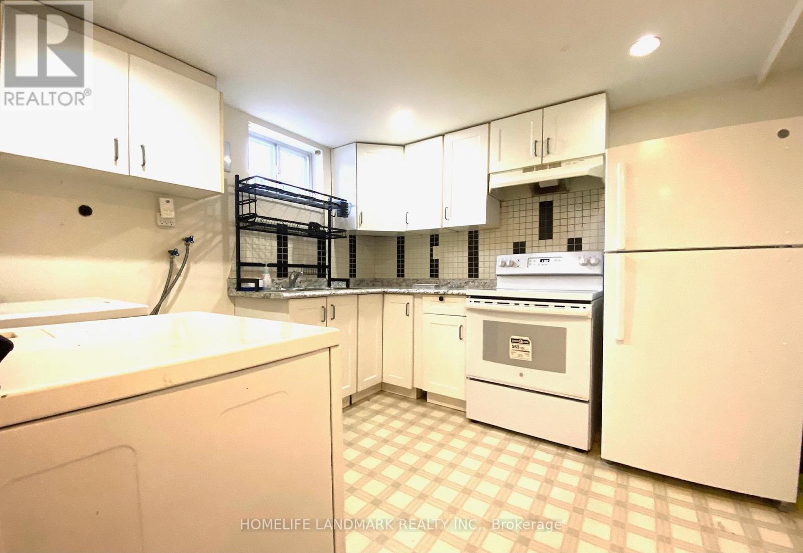 Lower - 640 Netherton Crescent, Mississauga, Ontario  L4Y 2M4 - Photo 7 - W12632820