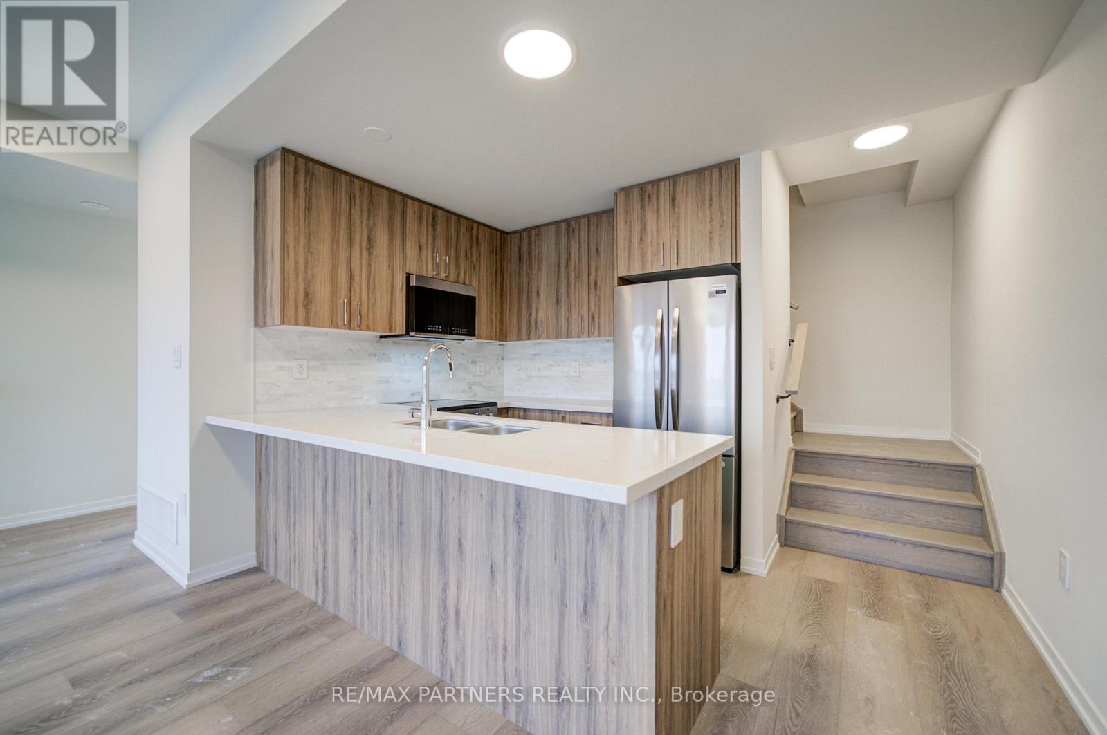 152 Matawin Lane, Richmond Hill, Ontario L4B 0H7 - Photo 6 - N12680544