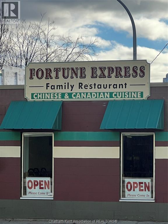 MLS# 26000672: 104 WELLINGTON STREET, Chatham, Canada