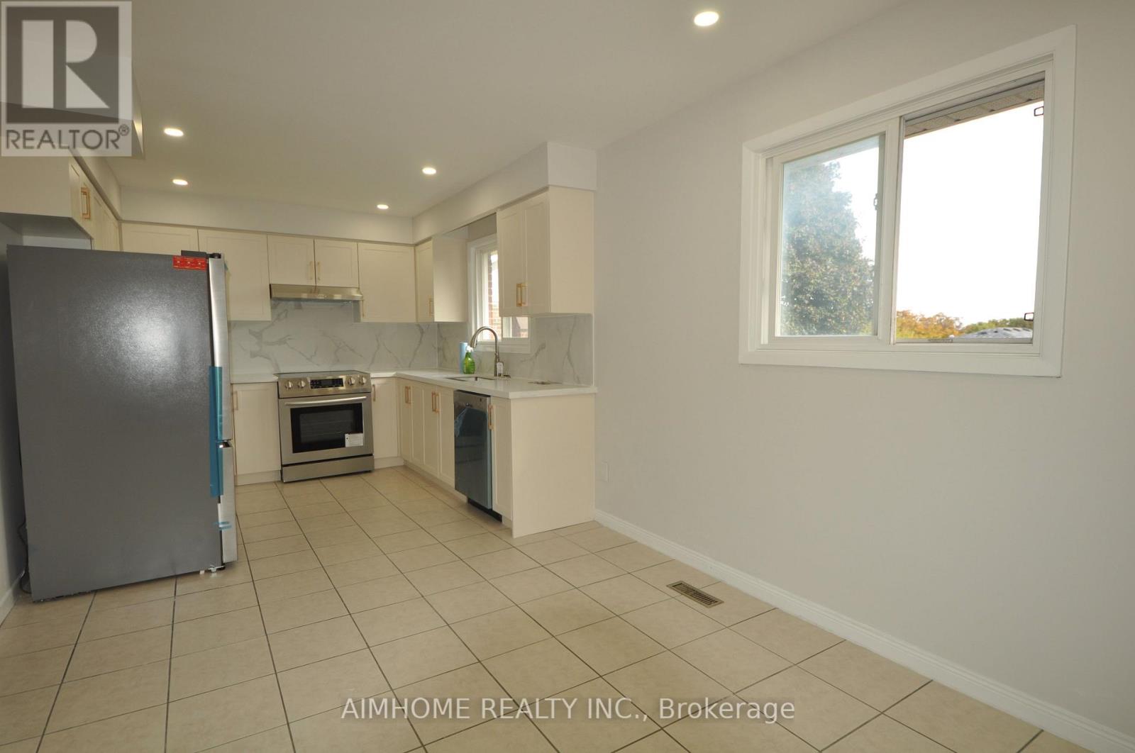 36 Flowervale Road, Markham, Ontario  L3T 4J4 - Photo 6 - N12684530