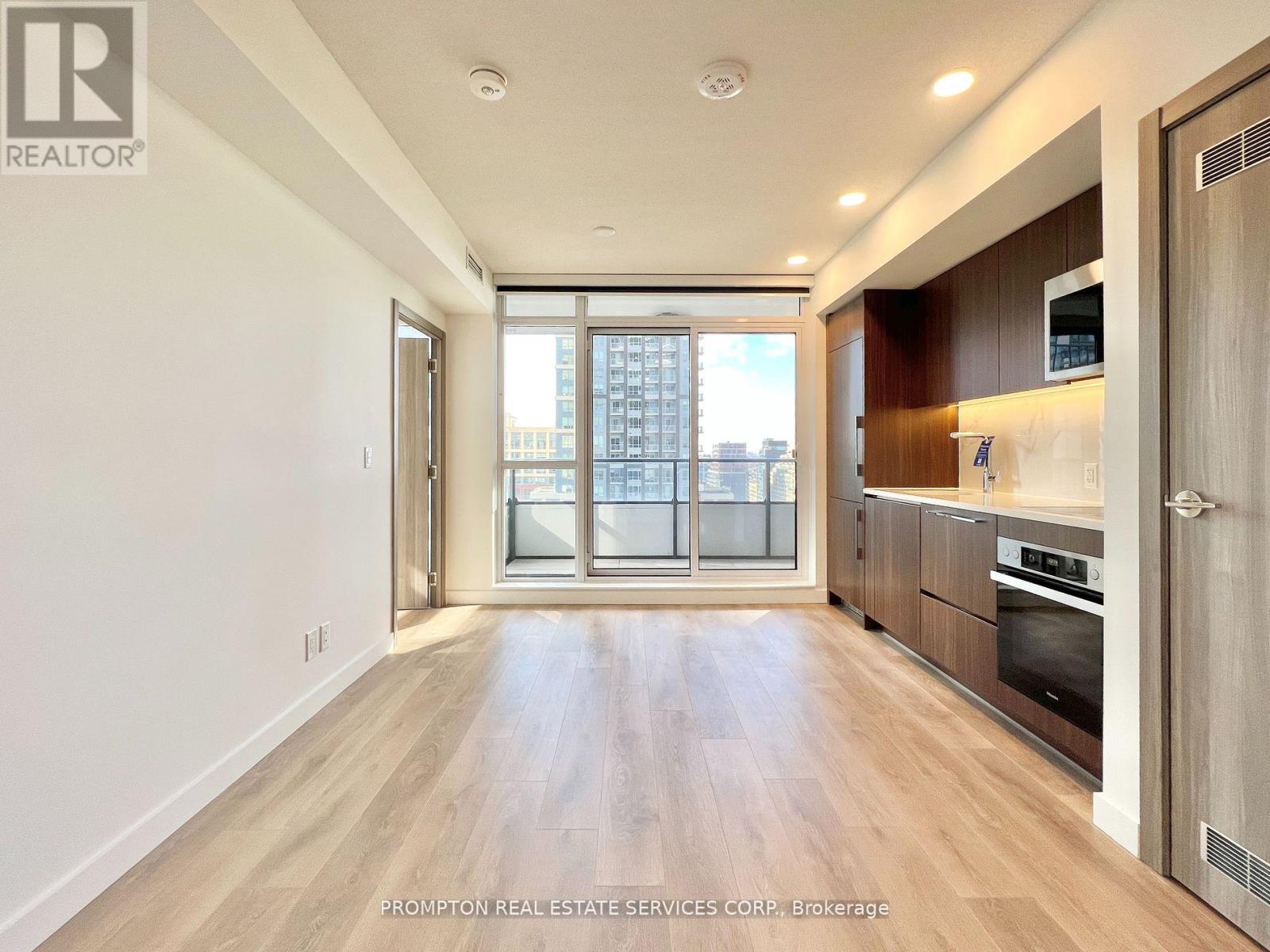 607 - 38 Widmer Street E, Toronto, Ontario  M5V 2E9 - Photo 3 - C12578976