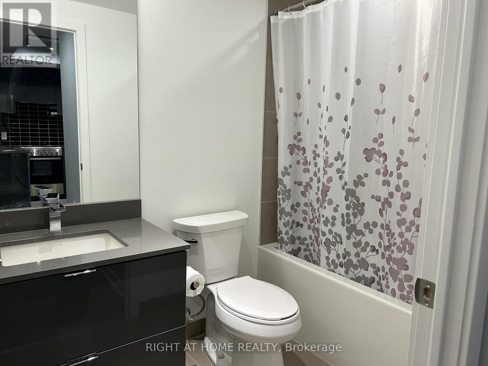 1303 - 395 Bloor Street E, Toronto, Ontario  M4W 0B4 - Photo 9 - C12684540