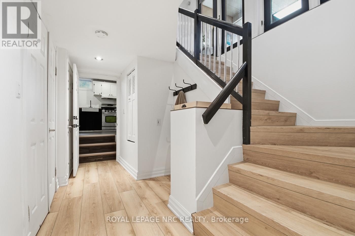 12 Fuller Crescent, Thorold, Ontario  L2V 4B9 - Photo 32 - X12557586