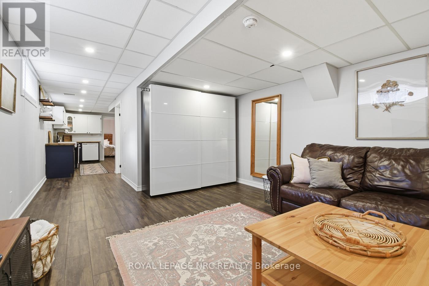 12 Fuller Crescent, Thorold, Ontario  L2V 4B9 - Photo 38 - X12557586