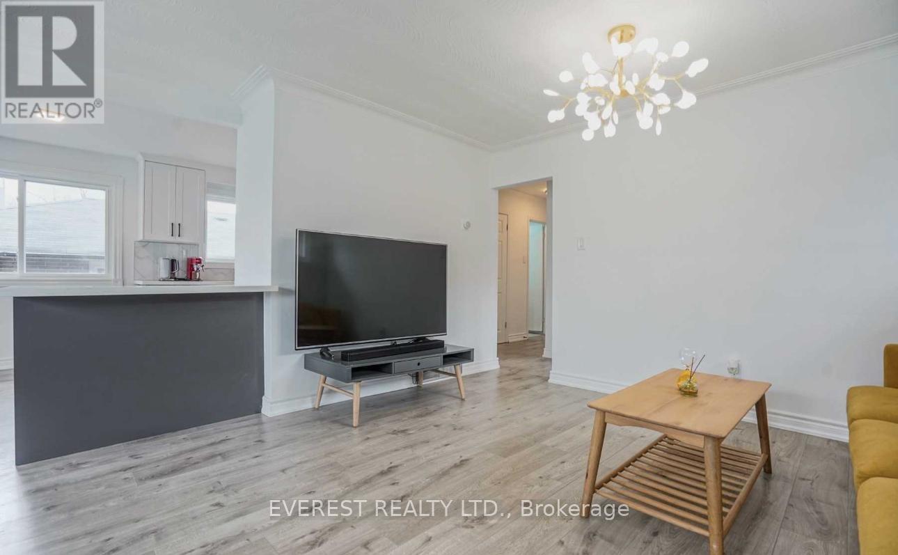 15 Manorwood Road, Toronto, Ontario  M1P 4G6 - Photo 5 - E12684318