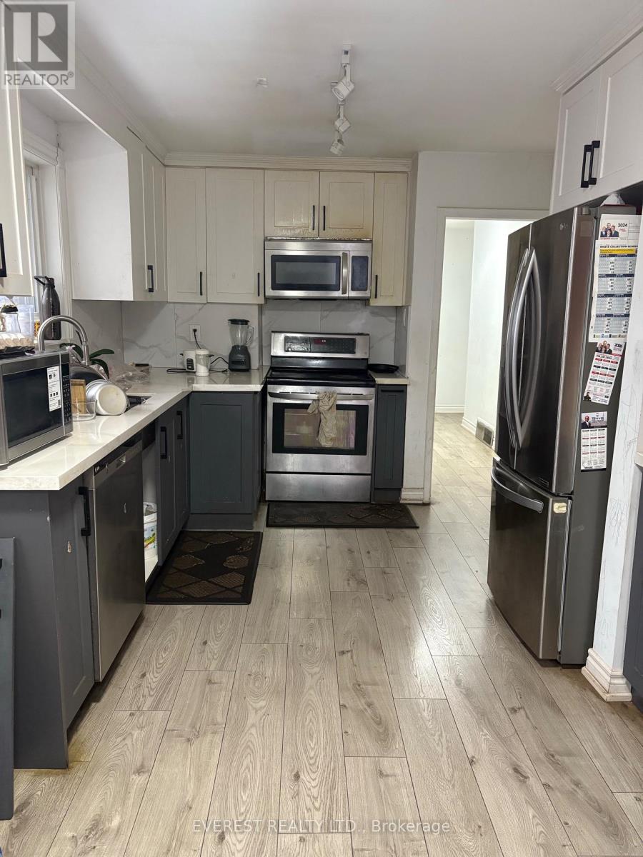 15 Manorwood Road, Toronto, Ontario  M1P 4G6 - Photo 7 - E12684318