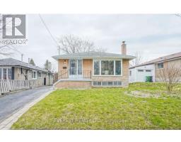 15 MANORWOOD ROAD, Toronto, Ontario