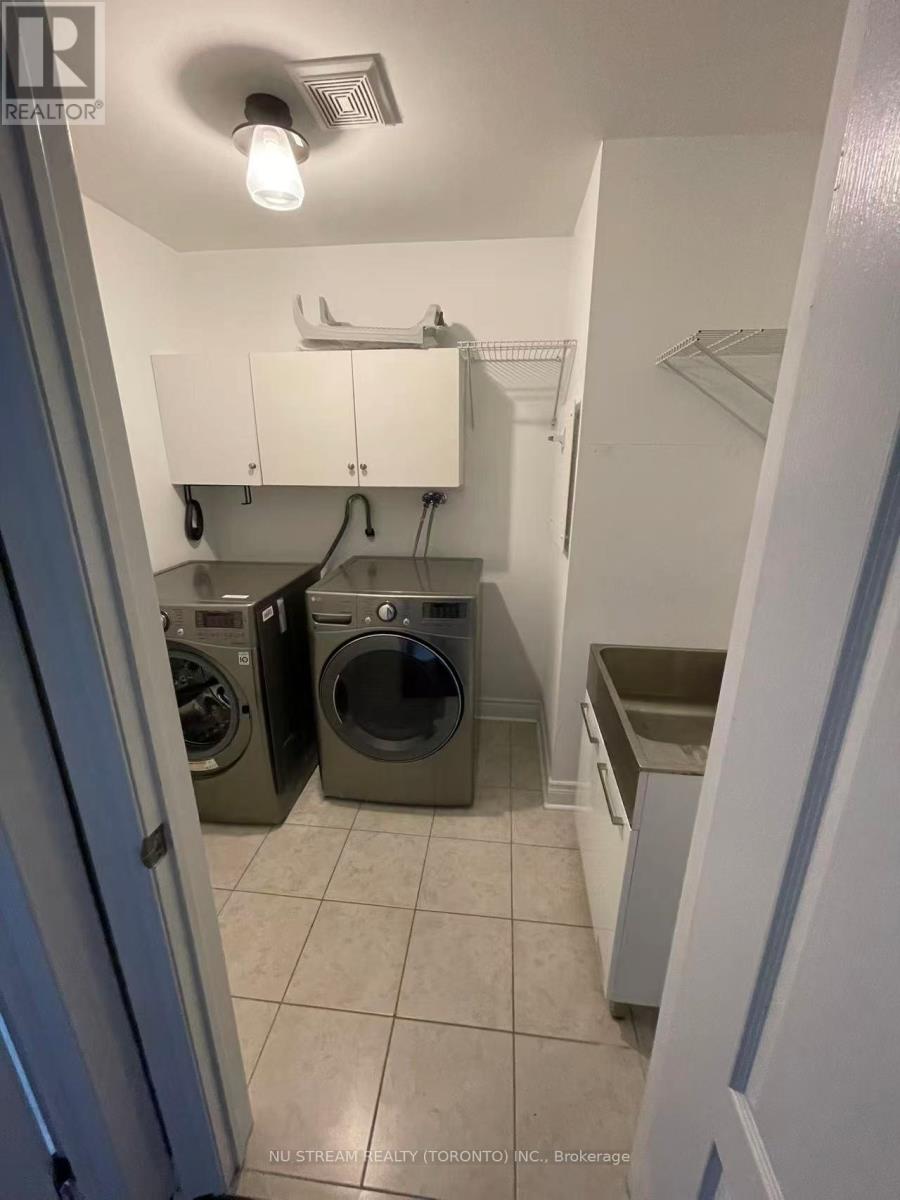 214 Karl Rose Trail, Newmarket, Ontario  L3X 3J3 - Photo 15 - N12684544