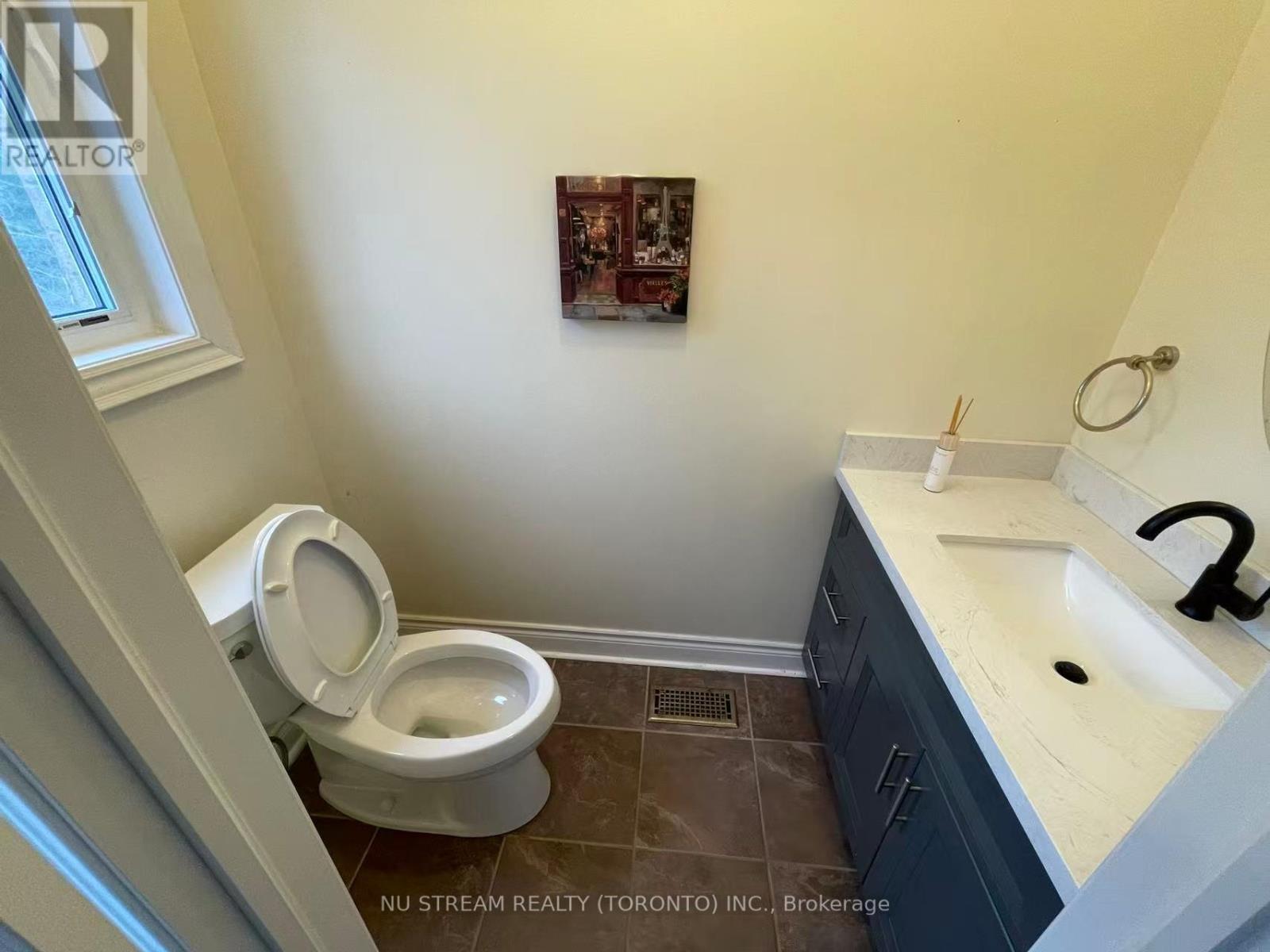 214 Karl Rose Trail, Newmarket, Ontario  L3X 3J3 - Photo 6 - N12684544