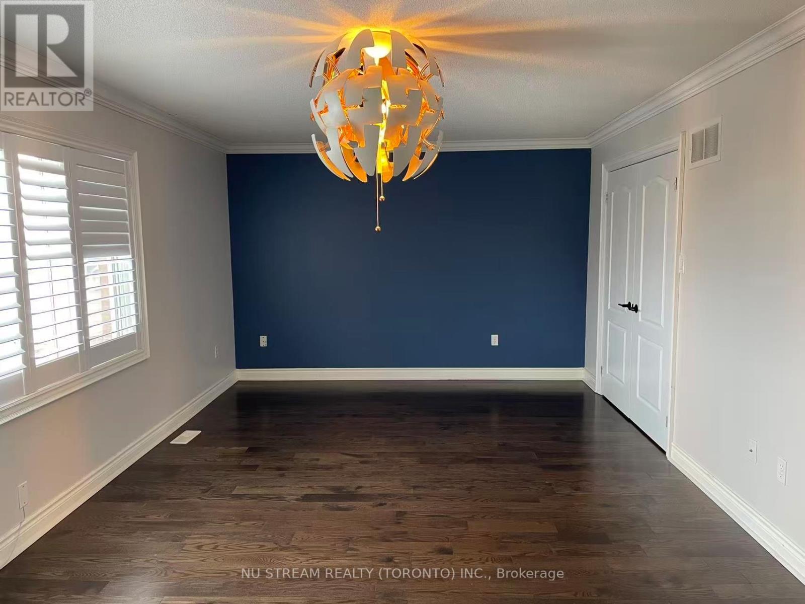 214 Karl Rose Trail, Newmarket, Ontario  L3X 3J3 - Photo 7 - N12684544