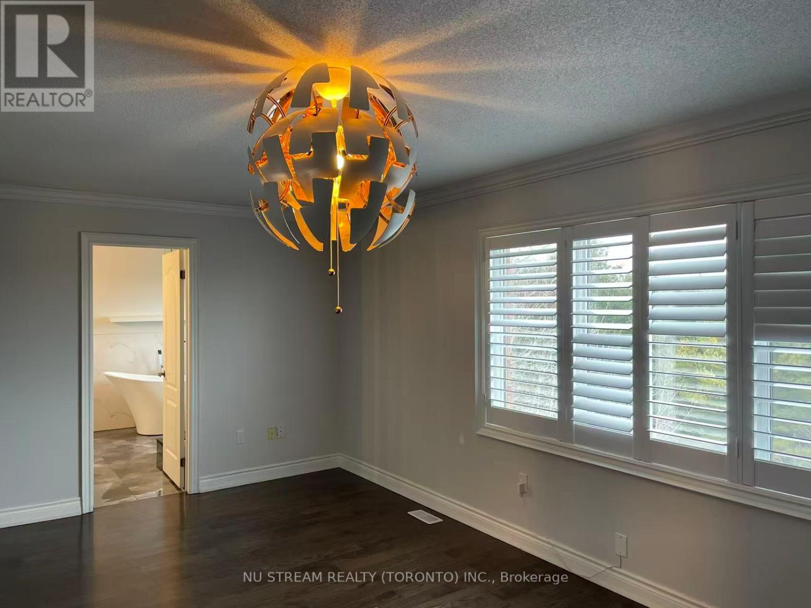 214 Karl Rose Trail, Newmarket, Ontario  L3X 3J3 - Photo 8 - N12684544