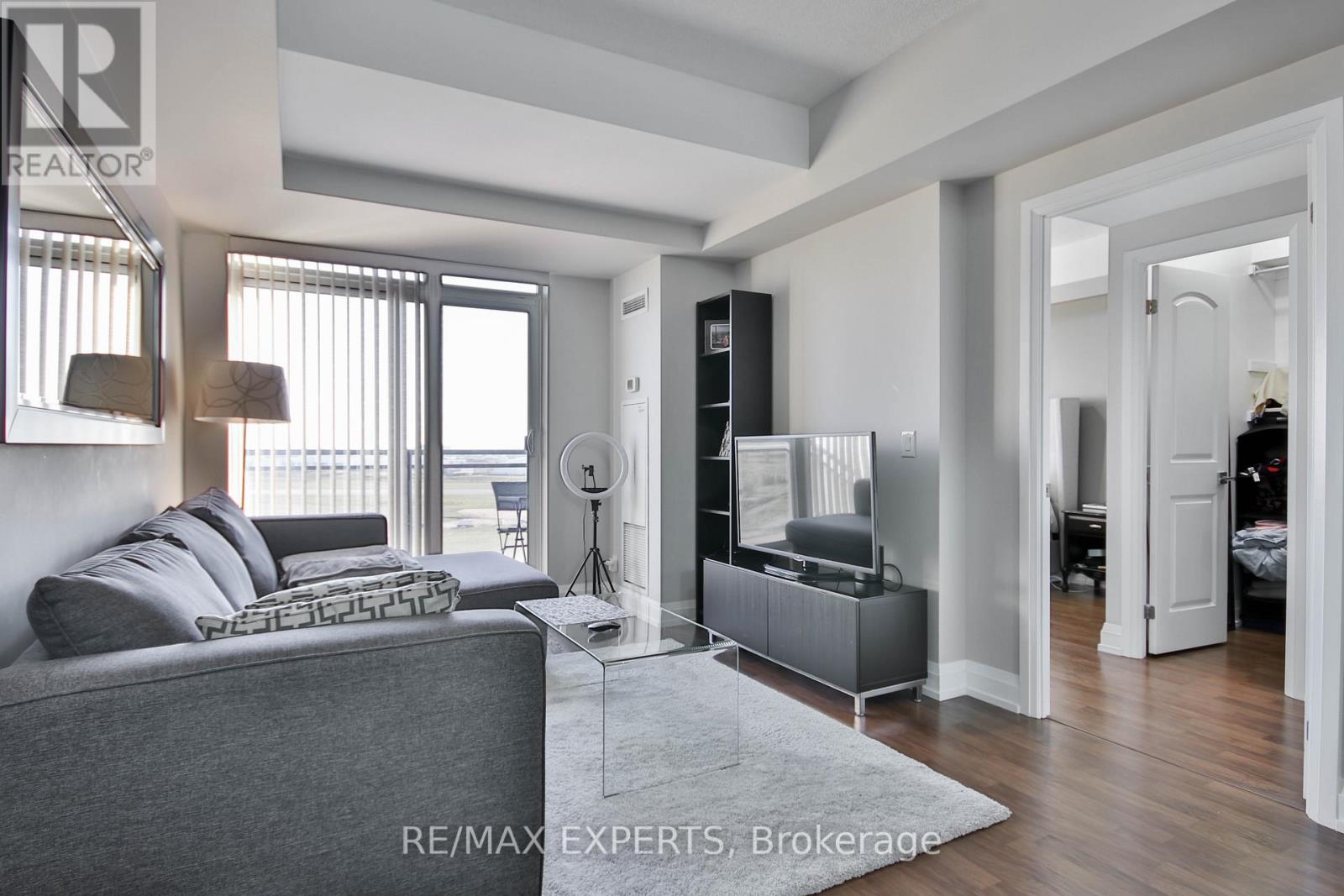1508 - 1070 Sheppard Avenue W, Toronto, Ontario  M3J 0G8 - Photo 13 - W12684556