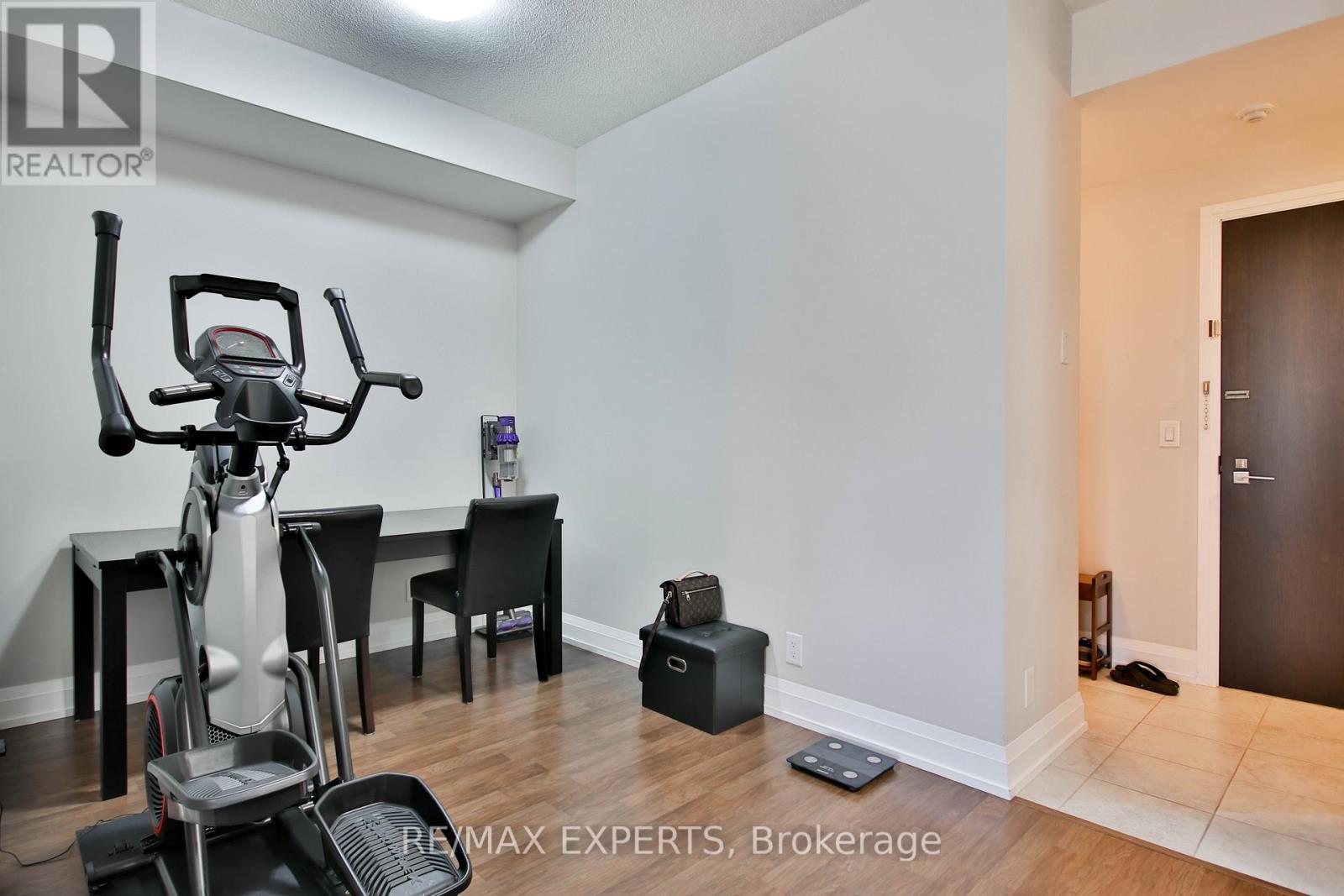 1508 - 1070 Sheppard Avenue W, Toronto, Ontario  M3J 0G8 - Photo 4 - W12684556