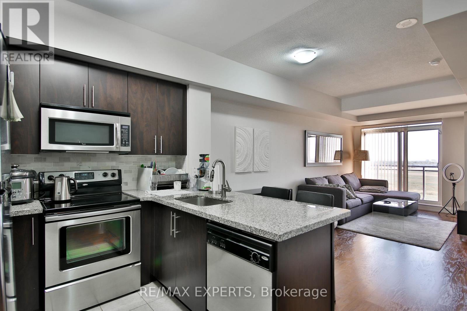1508 - 1070 Sheppard Avenue W, Toronto, Ontario  M3J 0G8 - Photo 6 - W12684556